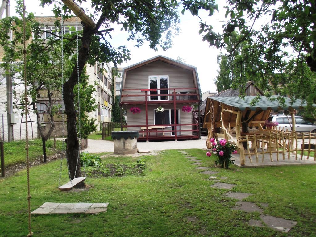 로키슈키스 Nakvyne Rokiskyje B&B 외부 사진
